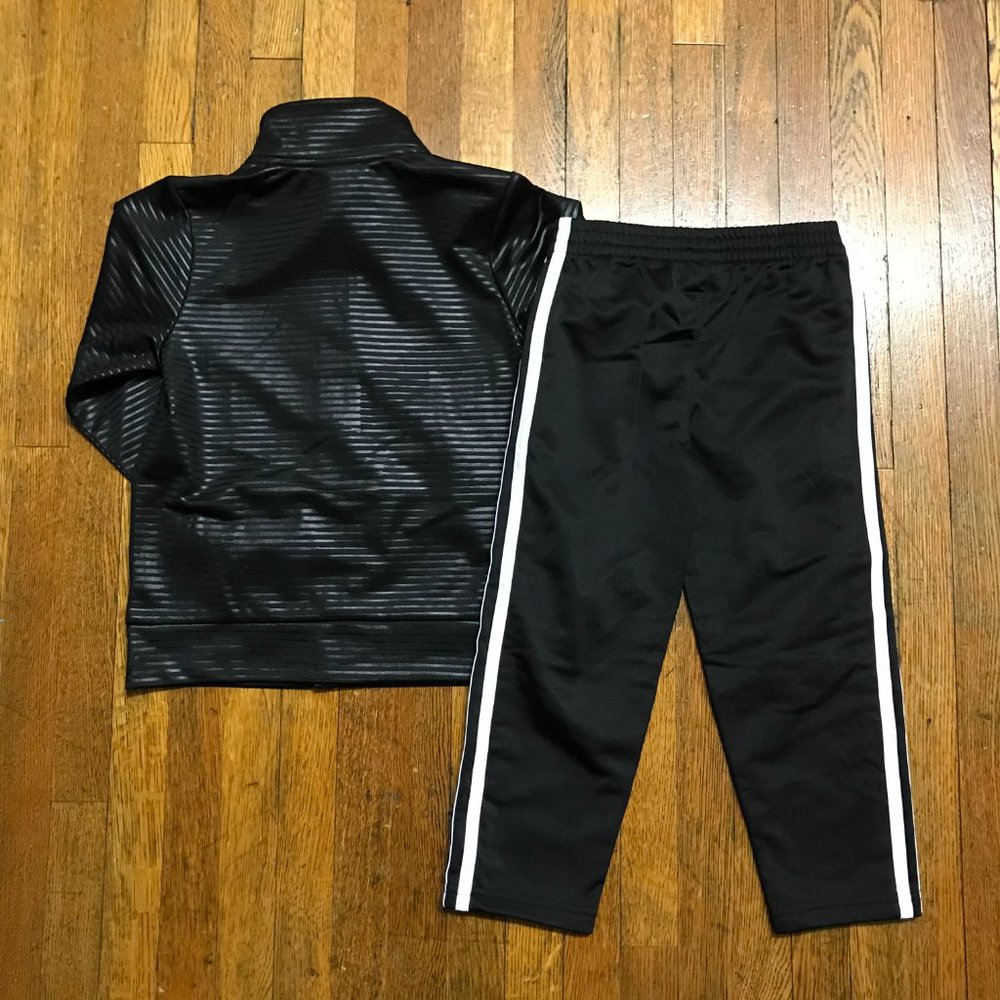 2 NWT adidas Boys Active Set - Size 5 - Picture 5 of 10